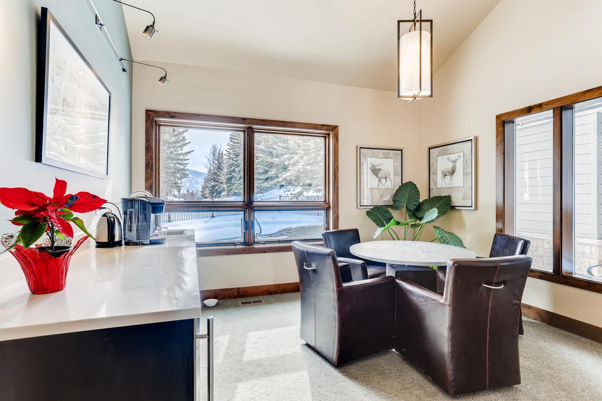 Ridgepoint Townhome 198 By East West Hospitality Beaver Creek Exterior foto
